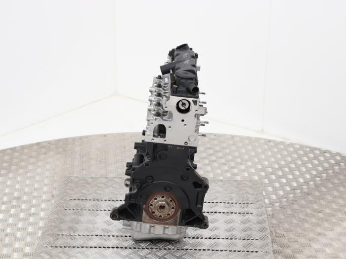 Engine from a Peugeot 307 Break (3E) 2.0 HDi 110 FAP 2002