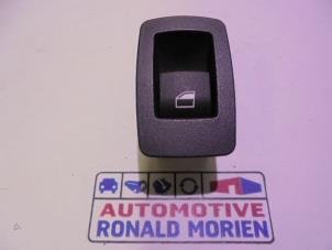 Used Electric window switch BMW 1 serie (F20) M135i 3.0 24V Price € 10,00 Margin scheme offered by Automaterialen Ronald Morien B.V.
