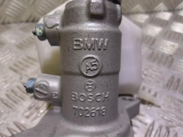 Master cylinder from a BMW 1 serie (F20) M135i 3.0 24V 2015