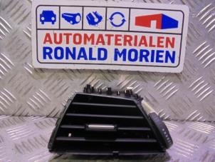 Begagnade Luftmunstycke, instrumentbräda BMW 1 serie (F20) M135i 3.0 24V Pris € 19,00 Marginaltabell erbjuds av Automaterialen Ronald Morien B.V.