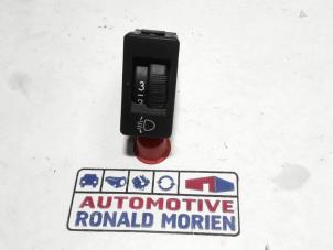 Used AIH headlight switch Peugeot 208 I (CA/CC/CK/CL) 1.6 Blue HDi 75 Price € 10,00 Margin scheme offered by Automaterialen Ronald Morien B.V.