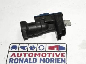 Used Brake assist sensor Peugeot 208 I (CA/CC/CK/CL) 1.6 Blue HDi 75 Price € 19,00 Margin scheme offered by Automaterialen Ronald Morien B.V.