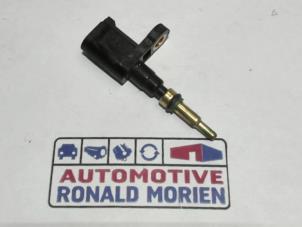 Nuevos Sensor de temperatura de motor Volkswagen Polo V (6R) 1.4 TDI Precio € 9,99 IVA incluido ofrecido por Automaterialen Ronald Morien B.V.
