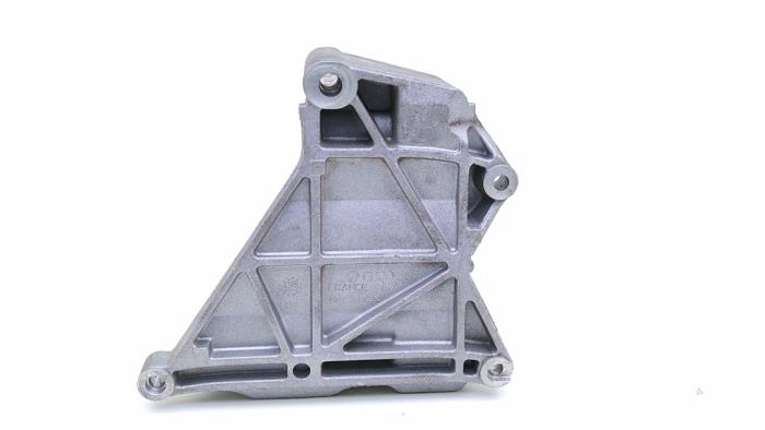 Neuf Support moteur Volkswagen Transporter T5 2.5 TDi 4Motion Prix € 40,00 Prix TTC proposé par Automaterialen Ronald Morien B.V.