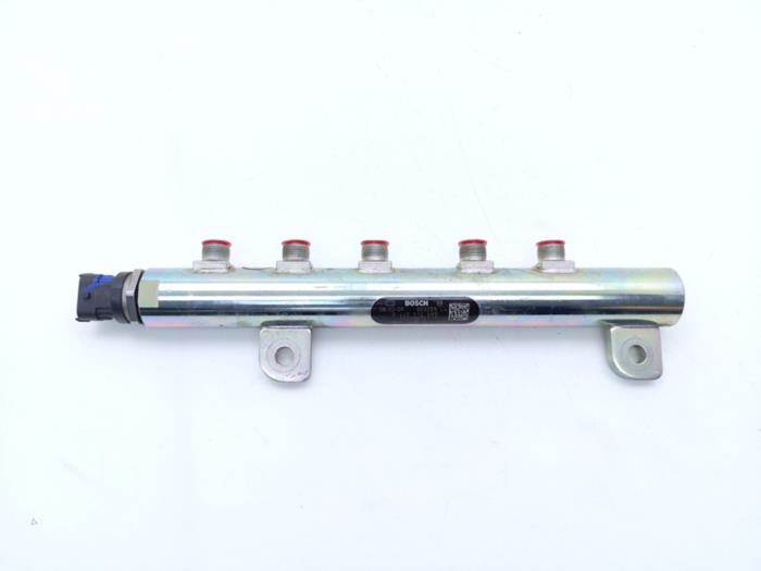 Used Fuel distributor Alfa Romeo 147 (937) 1.9 JTD Price € 35,00 Margin scheme offered by Automaterialen Ronald Morien B.V.