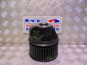 Used Heating and ventilation fan motor Volvo V40 (MV) 1.5 T3 16V Geartronic Price € 49,00 Margin scheme offered by Automaterialen Ronald Morien B.V.