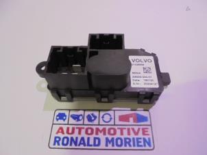 Used Heater resistor Volvo V40 (MV) 1.5 T3 16V Geartronic Price € 35,00 Margin scheme offered by Automaterialen Ronald Morien B.V.
