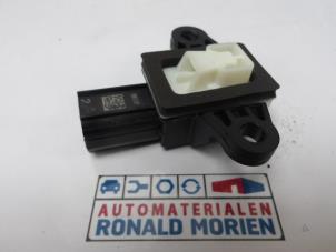 Used Airbag sensor Volvo V40 (MV) 1.5 T3 16V Geartronic Price € 15,00 Margin scheme offered by Automaterialen Ronald Morien B.V.