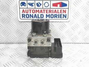 Used ABS pump Volvo V50 (MW) 1.6 D2 16V Price € 75,00 Margin scheme offered by Automaterialen Ronald Morien B.V.