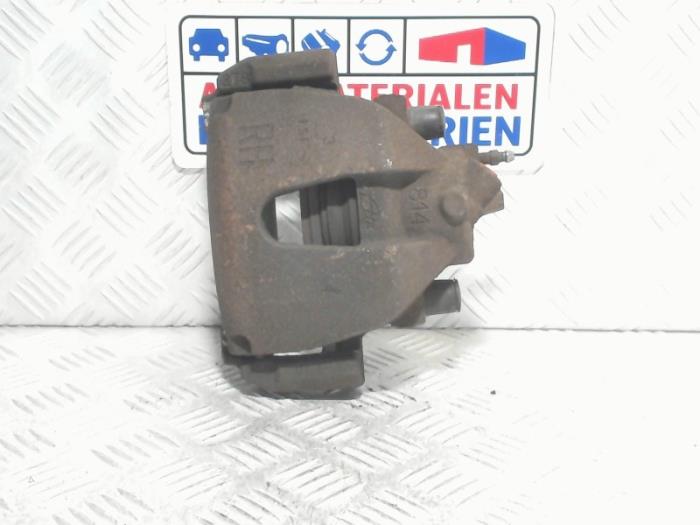 Gebrauchte Bremszange rechts vorne Volvo V50 (MW) 1.6 D2 16V Preis € 39,00 Margenregelung angeboten von Automaterialen Ronald Morien B.V.
