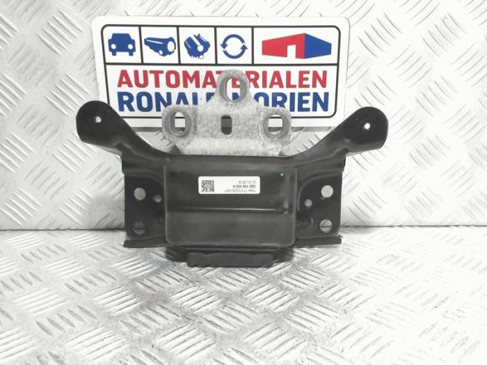 Used Engine mount Volkswagen Arteon (3HAB) 2.0 TSI 16V 4Motion Price € 50,00 Inclusive VAT offered by Automaterialen Ronald Morien B.V.