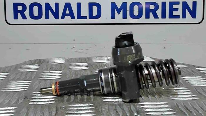 Injector (diesel) from a Volkswagen Polo 2005