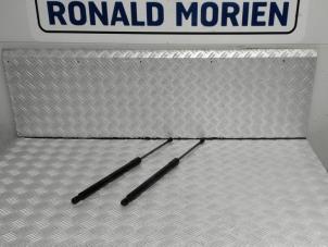 Used Set of tailgate gas struts Volkswagen Golf VII (AUA) 1.6 TDI BlueMotion 16V Price € 30,00 Inclusive VAT offered by Automaterialen Ronald Morien B.V.