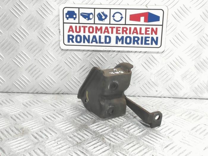 Usagé Support moteur Suzuki SX4 (EY/GY) 1.6 16V 4x2 Prix € 19,00 Règlement à la marge proposé par Automaterialen Ronald Morien B.V.