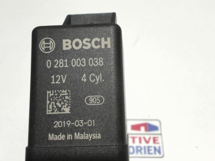 Glow plug relay Volkswagen Caddy IV 2.0 TDI 038907281D