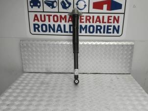 Used Rear shock absorber rod, left Volkswagen Golf VII (AUA) 1.6 TDI 16V Price € 35,01 Inclusive VAT offered by Automaterialen Ronald Morien B.V.