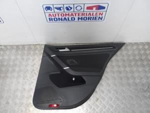 Używane Tapicerka drzwi prawych tylnych wersja 4-drzwiowa Volkswagen Golf VII (AUA) 1.6 TDI BlueMotion 16V Cena € 95,00 Z VAT oferowane przez Automaterialen Ronald Morien B.V.