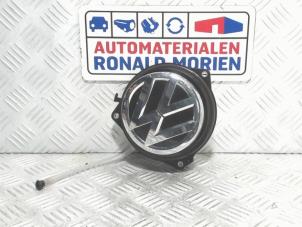 Used Tailgate handle Volkswagen Golf VII (AUA) 1.6 TDI BlueMotion 16V Price € 25,00 Inclusive VAT offered by Automaterialen Ronald Morien B.V.