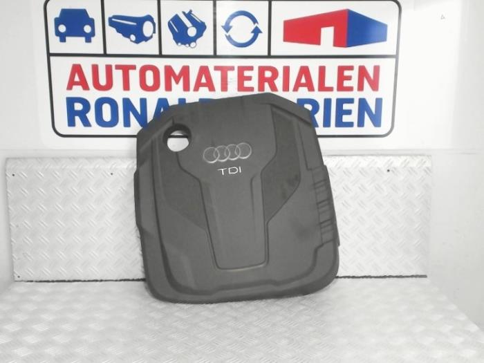 Engine cover from a Audi A5 Sportback (8TA) 2.0 TDI 16V 2015