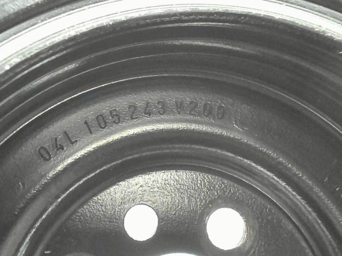 Crankshaft pulley from a Volkswagen Golf VIII (CD1) 2.0 TDI BlueMotion 16V 2021