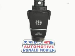 Used Parking brake switch BMW 5 serie Touring (G31) 523d 2.0 TwinPower Turbo 16V Price € 34,99 Inclusive VAT offered by Automaterialen Ronald Morien B.V.
