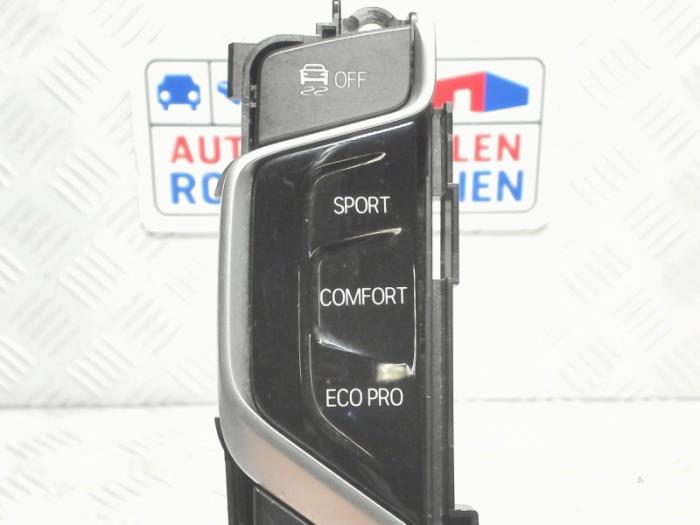ESP switch from a BMW 5 serie Touring (G31) 523d 2.0 TwinPower Turbo 16V 2018
