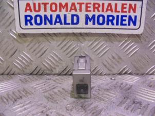 Used Seat heating switch Ford Focus 2 Wagon 1.8 16V Price € 10,00 Margin scheme offered by Automaterialen Ronald Morien B.V.