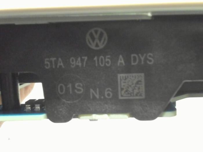 Eclairage intérieur avant d'un Volkswagen Golf VII (AUA) 1.6 TDI BlueMotion 16V 2016