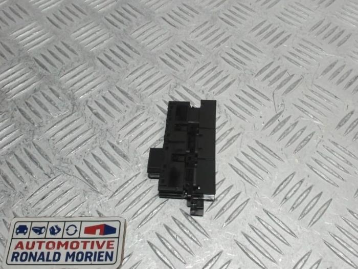 PDC switch from a Volkswagen Golf VII (AUA) 1.6 TDI BlueMotion 16V 2016