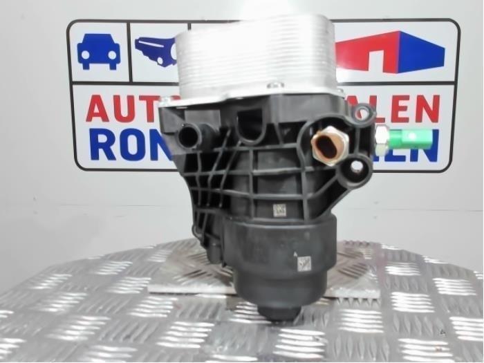 Soporte de filtro de aceite de un Volkswagen Crafter (SY) 2.0 TDI 2019