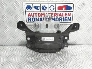 Used Engine mount Volkswagen Golf VII (AUA) 2.0 TDI 150 16V Price € 25,00 Inclusive VAT offered by Automaterialen Ronald Morien B.V.