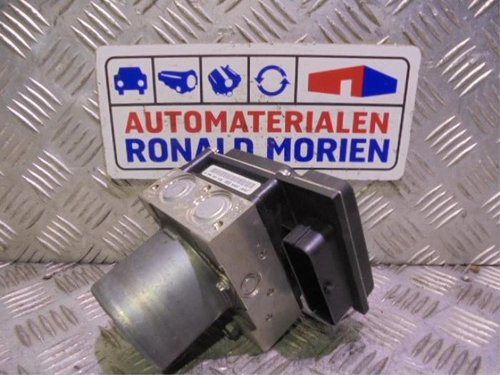 Usagé Bloc ABS Audi RS 5 (8T3) RS5 4.2 V8 32V Prix € 250,00 Règlement à la marge proposé par Automaterialen Ronald Morien B.V.