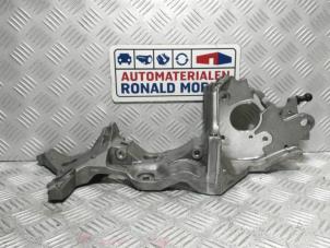 Used Air conditioning bracket Volkswagen Golf VII (AUA) 1.6 TDI BlueMotion 16V Price € 50,00 Inclusive VAT offered by Automaterialen Ronald Morien B.V.