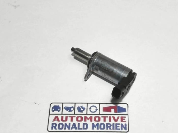 Camshaft adjuster from a Volkswagen Scirocco (137/13AD) 2.0 TSI 16V 2017
