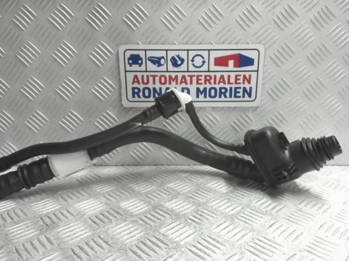 Gebrauchte Füllrohr adbluetank Volkswagen Golf VIII Variant (GC5) 2.0 TDI BlueMotion 16V Preis € 75,00 Mit Mehrwertsteuer angeboten von Automaterialen Ronald Morien B.V.