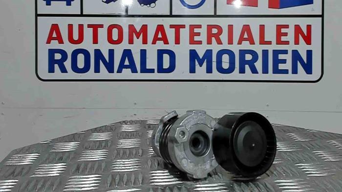 Nuevos Tensor correa múltiple Renault Captur I (2R) 1.2 TCE 16V EDC Precio € 25,00 IVA incluido ofrecido por Automaterialen Ronald Morien B.V.