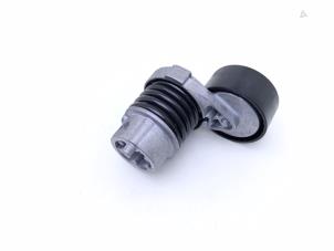 Spanrolle multiriem van een Renault Captur I (2R) 1.2 TCE 16V EDC 2021
