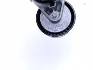 Spanrolle multiriem van een Renault Captur I (2R) 1.2 TCE 16V EDC 2021