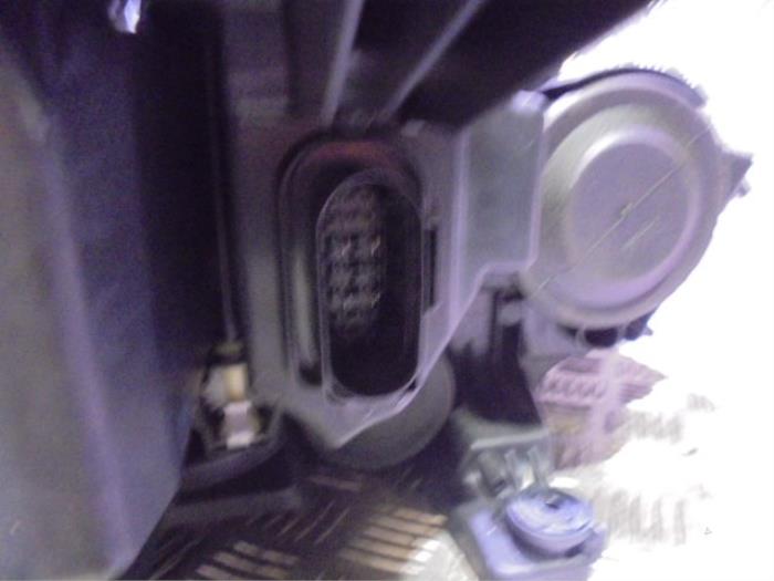 Headlight, left from a Volkswagen Passat Variant (3G5) 2.0 TDI 16V 190 4Motion 2021