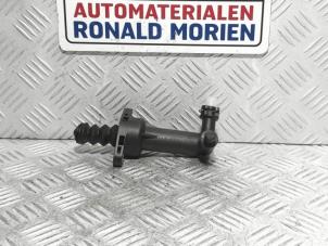 New Clutch master cylinder Volkswagen Golf VIII Variant (GC5) 1.0 TSI 12V Price € 34,99 Inclusive VAT offered by Automaterialen Ronald Morien B.V.