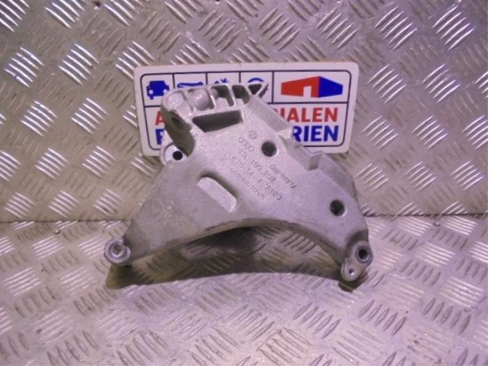 Used Engine mount Volkswagen Caddy IV 2.0 TDI Price € 19,00 Margin scheme offered by Automaterialen Ronald Morien B.V.