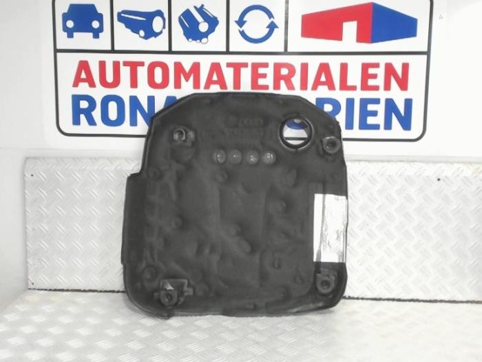 Abdeckblech Motor van een Audi A5 Cabrio (F57/F5E) 2.0 TDI 16V 2021