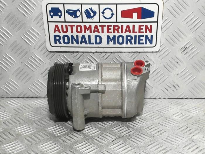 Usagé Compresseur de clim Fiat 124 Spider 1.4 MultiAir Turbo 16V Prix € 295,00 Prix TTC proposé par Automaterialen Ronald Morien B.V.