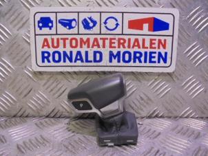 Używane Dzwignia zmiany biegów Audi A4 Avant (B9) 2.0 TDI 16V Cena € 45,00 Z VAT oferowane przez Automaterialen Ronald Morien B.V.