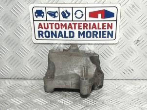 Used Gearbox mount Skoda Octavia (1Z3) 1.4 TSI 16V Price € 19,00 Margin scheme offered by Automaterialen Ronald Morien B.V.