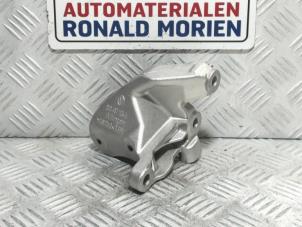 New Diesel pump bracket Volkswagen Crafter Price € 14,99 Inclusive VAT offered by Automaterialen Ronald Morien B.V.