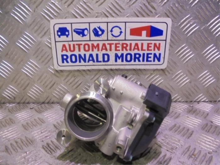 Gebrauchte Drosselklappengehäuse Volkswagen Golf Preis € 42,35 Mit Mehrwertsteuer angeboten von Automaterialen Ronald Morien B.V.
