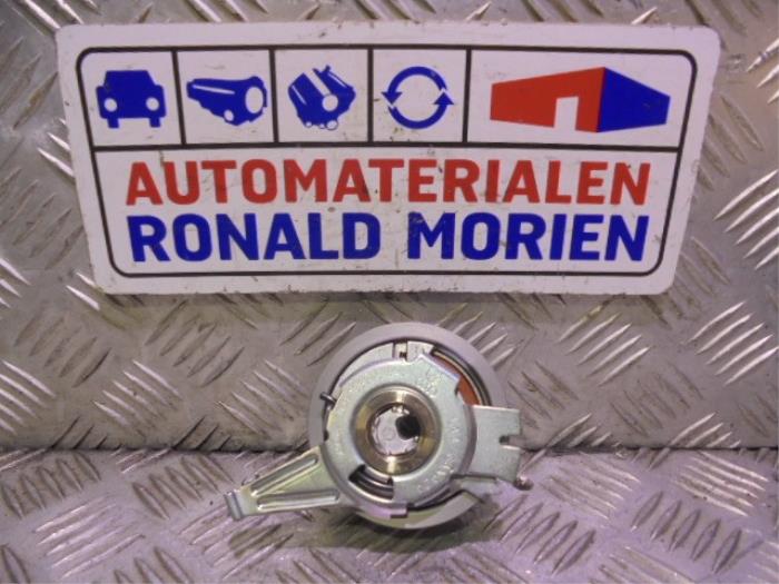 Neue Spannrolle Steuerkette Volkswagen Golf Preis € 20,00 Mit Mehrwertsteuer angeboten von Automaterialen Ronald Morien B.V.