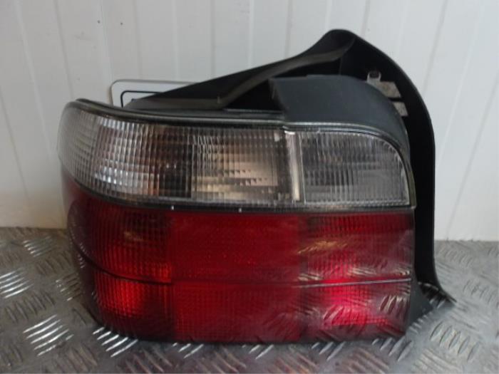 Taillight, left from a BMW 3 serie Compact (E36/5) 316i 1998