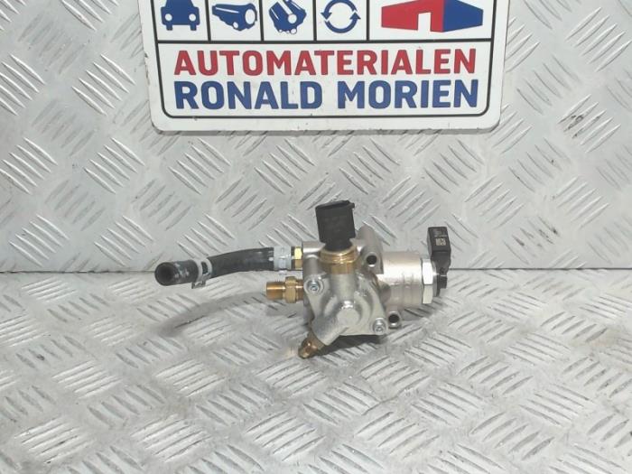 Mechanical fuel pump from a Volkswagen Golf 2011